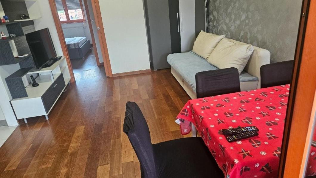 Apartman In Club Appartement Zagreb Buitenkant foto